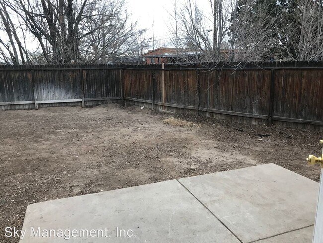 Building Photo - 2 br, 2 bath House - 115 Canyon View NE