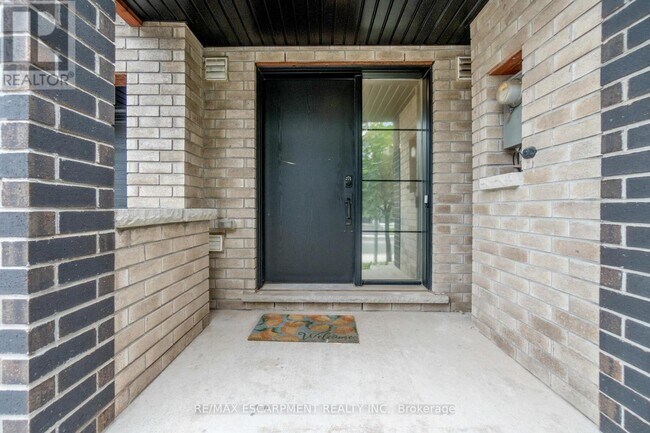 Building Photo - 3036 Silvertip Common