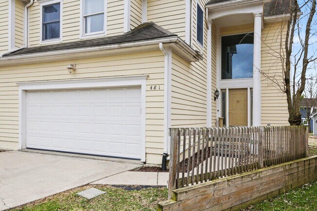 Foto del edificio - 481 Village Oaks Ct