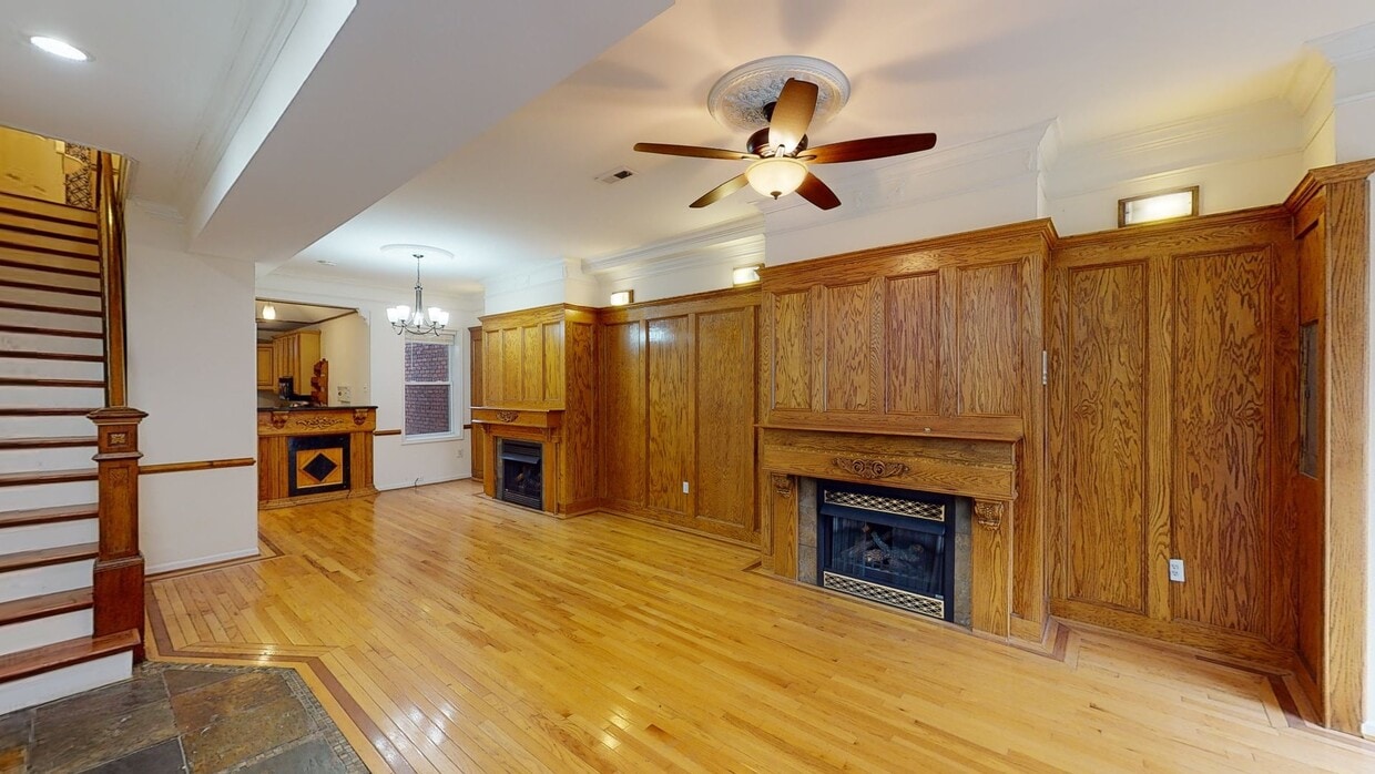 Photo - Historic Eckington townhouse near Red Line...
