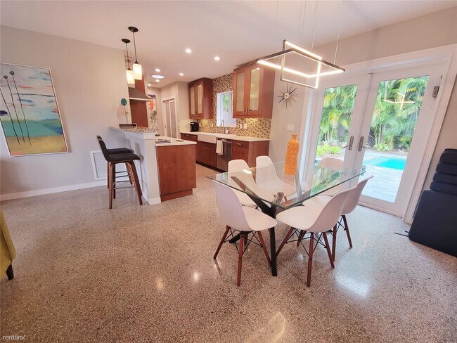 Foto del edificio - 3 br, 2 bath House - 425 NE 28th St