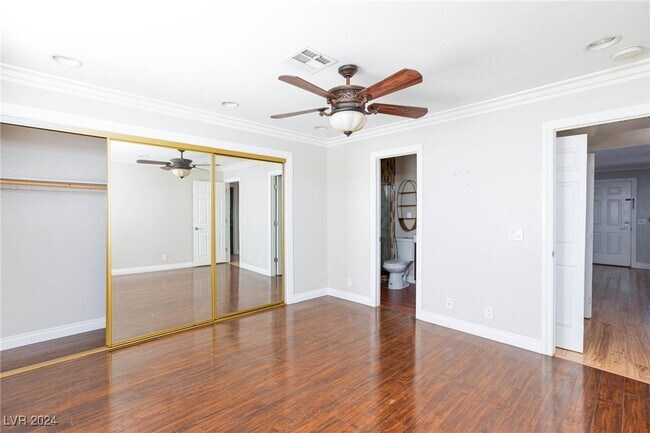 Building Photo - 304 S Buffalo Dr