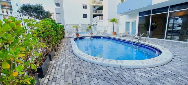 Foto del edificio - 1658 Bay Rd