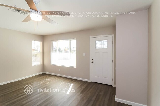 Building Photo - 10907 N 72nd Ave