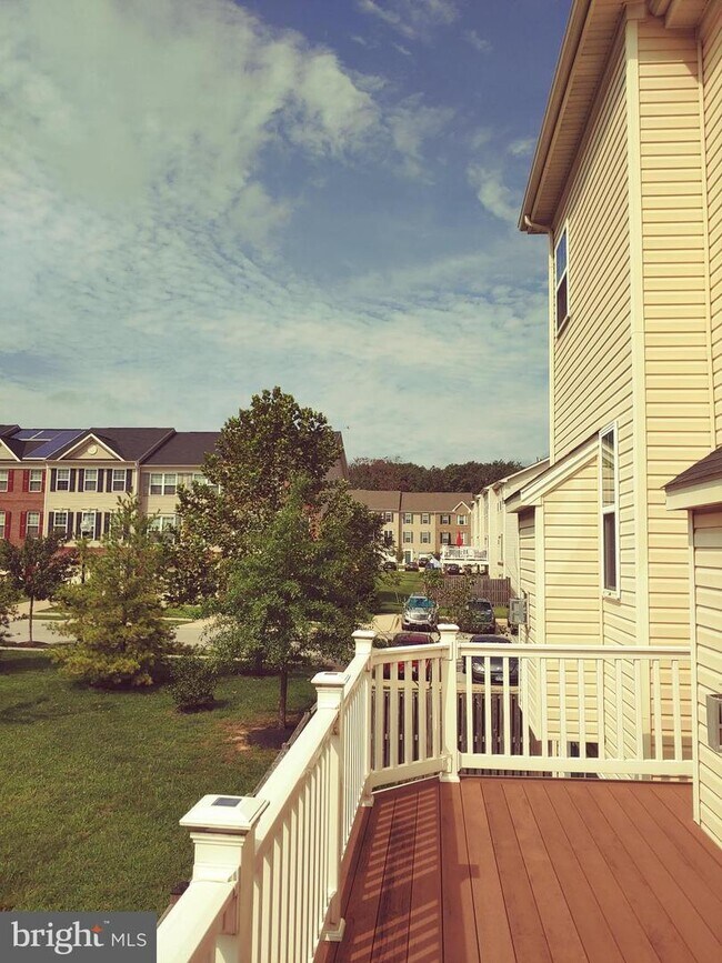 Building Photo - 811 Glenside Way