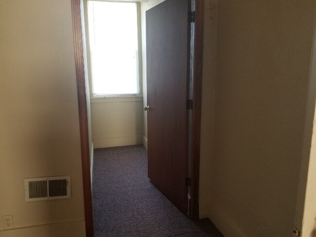 Foto del edificio - 418 N Center St