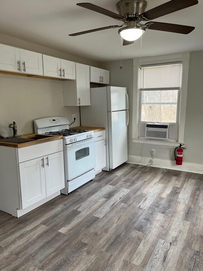 Building Photo - 1326 Barret Ave