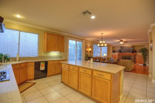 Foto del edificio - 4190 Meadow Wood Dr