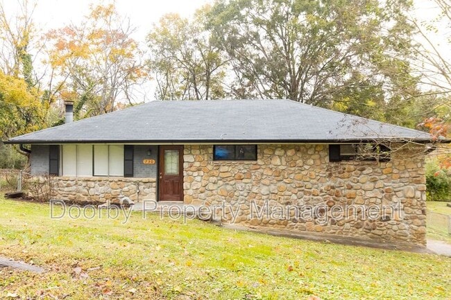 Building Photo - 730 Roberta Dr Building Photo - 730 Roberta Dr