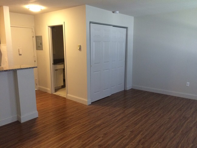 Foto del edificio - 585-585 Ellsworth St