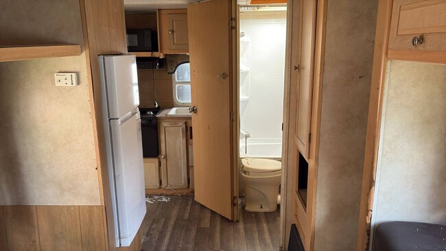 Foto del edificio - 622 N Beach St