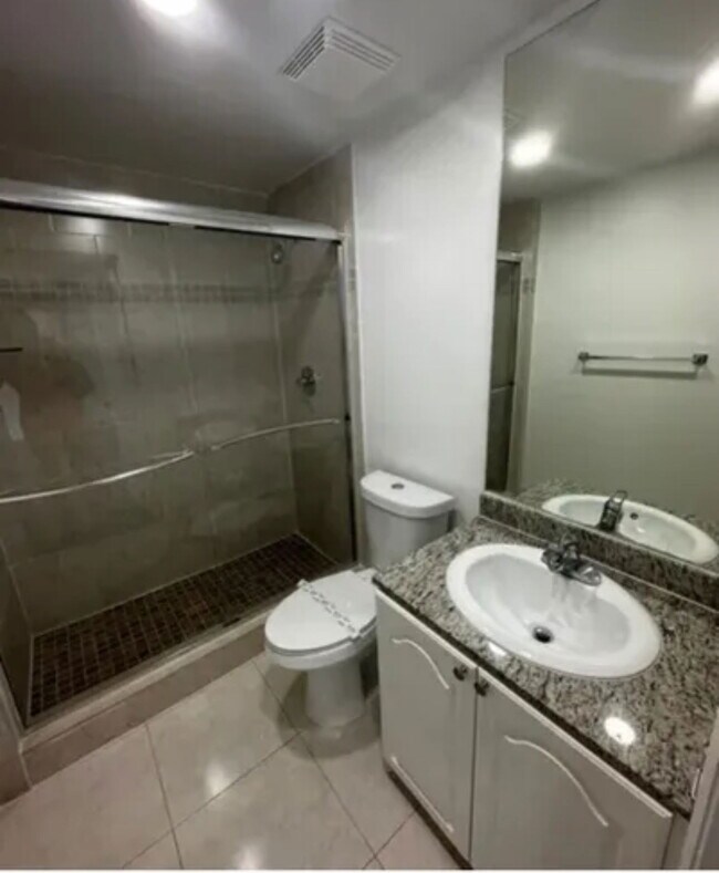 Foto del edificio - 17000 N Bay Rd