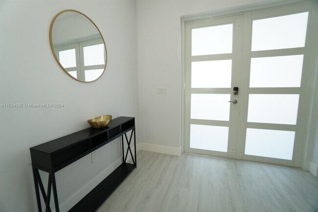 Foto del edificio - 490 SW Dauphin Ave