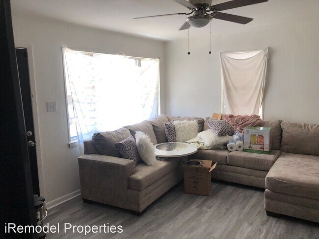 Foto del edificio - 3 br, 1 bath House - 921 W 54th