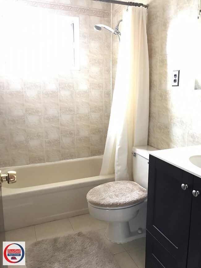 Building Photo - 2050 48th St