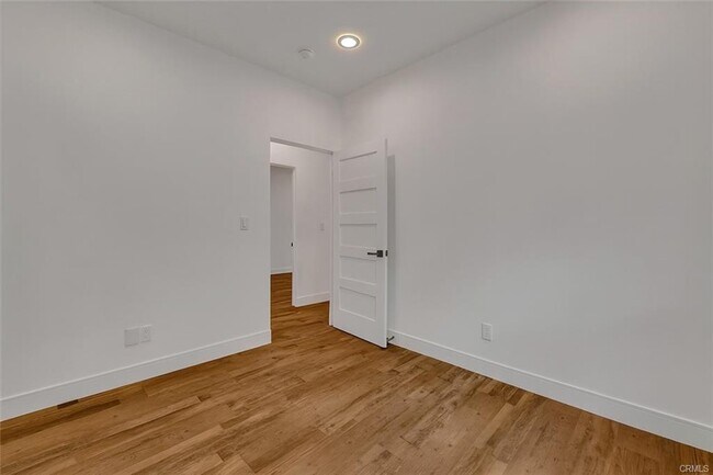 Foto del edificio - 22136 Gilmore St