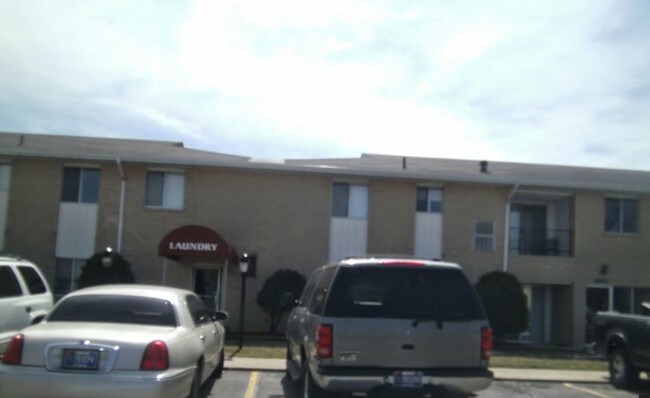 Foto del edificio - Colonial Crest Apartments