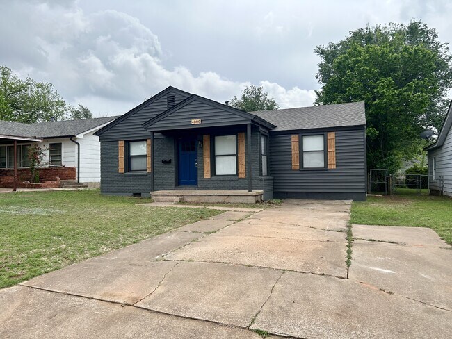 Foto del edificio - 4000 SE 24th St
