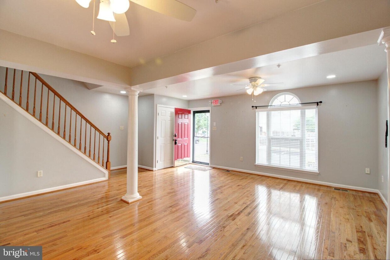 Primary Photo - 2097 Buell Dr