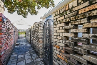 Building Photo - 4723 Merwin St