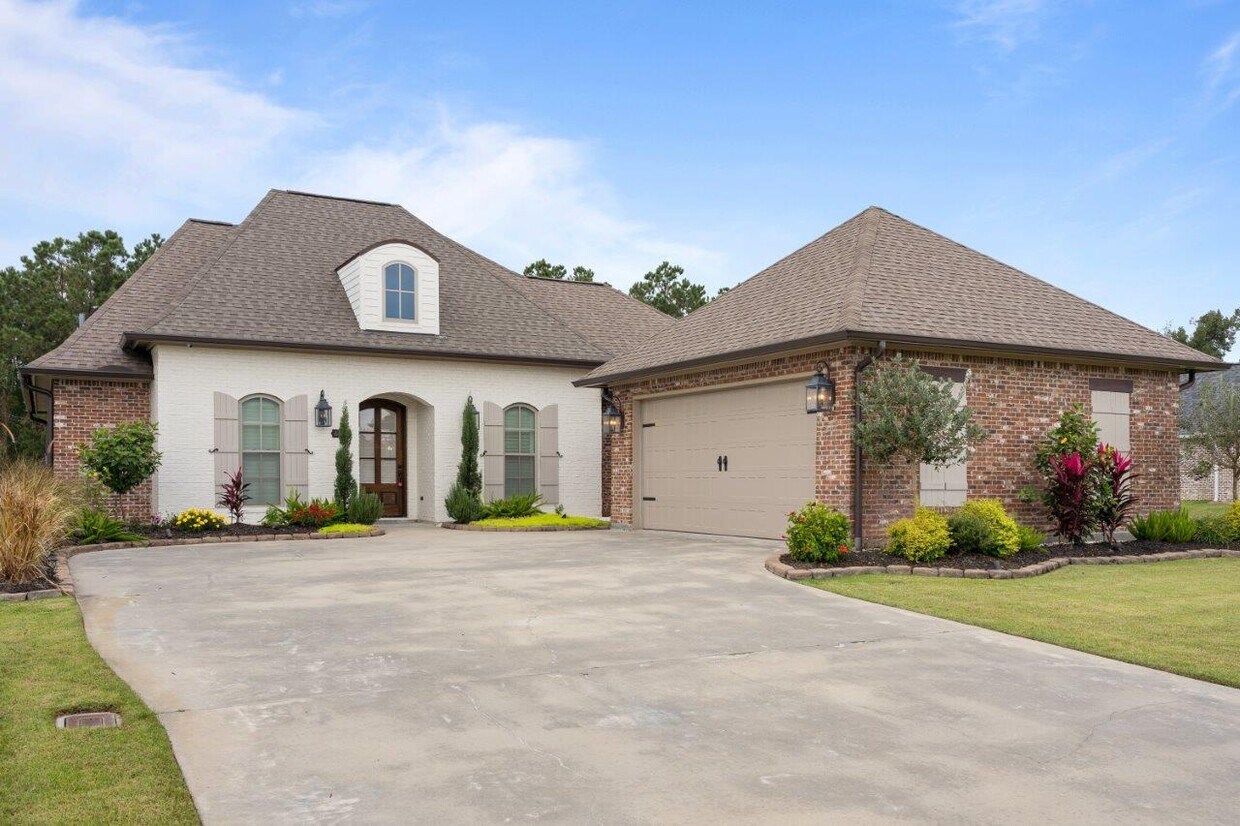 6540 White Oleander Cir W, Lake Charles, LA 70605 House Rental in