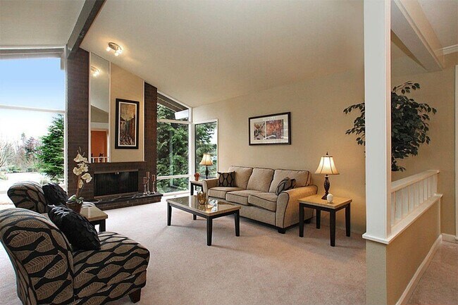 Foto del edificio - 4bd/2.5ba Bellevue Home