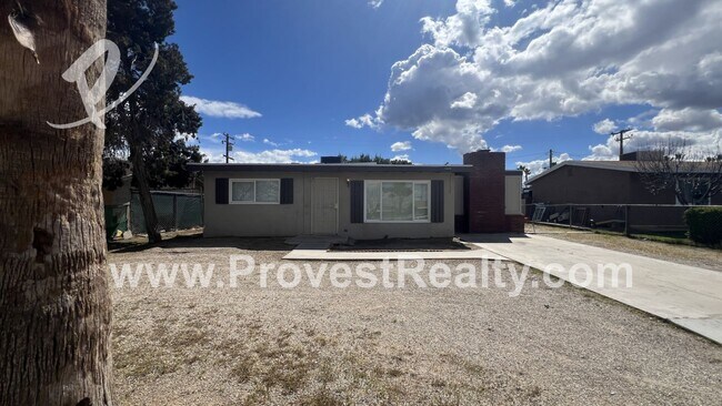 Building Photo - Cute & Cozy 2 Bedroom 1 Bathroom with Gues...