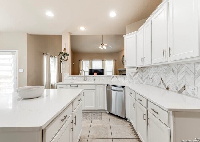 Building Photo - 24735 Buck Creek