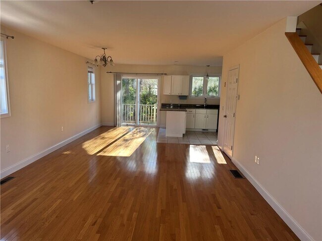 Building Photo - 32 Seafare Ln