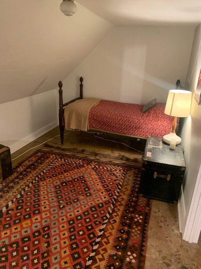 Foto del edificio - 620 E 7th St