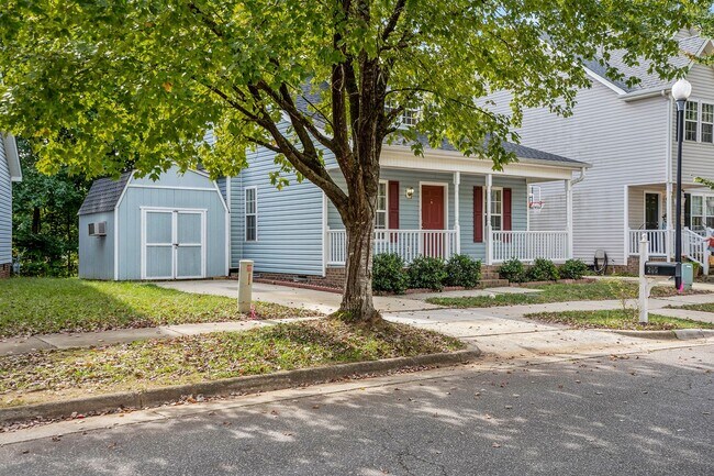 Building Photo - 205 Cross Hill Lane, Holly Springs NC 27540