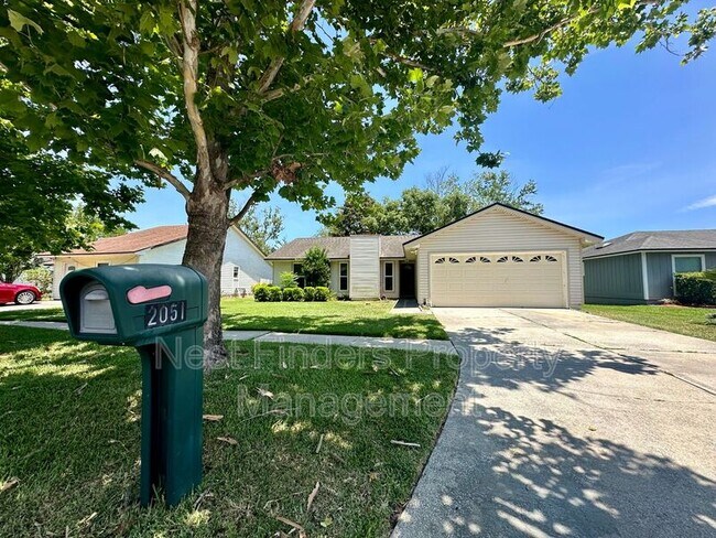 Building Photo - 2051 Oak Water Dr