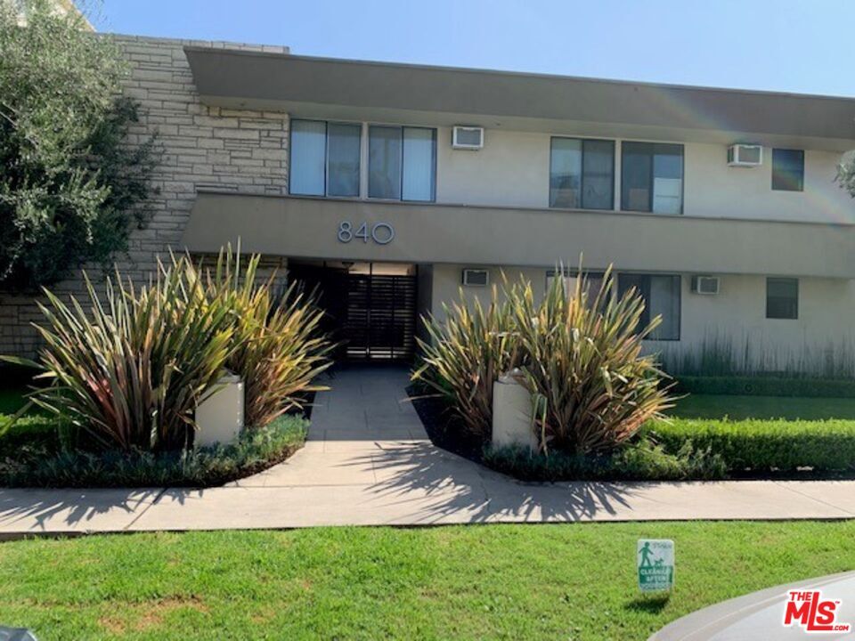 Foto principal - 840 S Bedford St