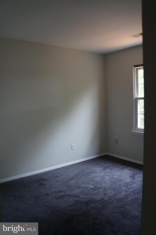 Building Photo - 18613 Chickadee Ln