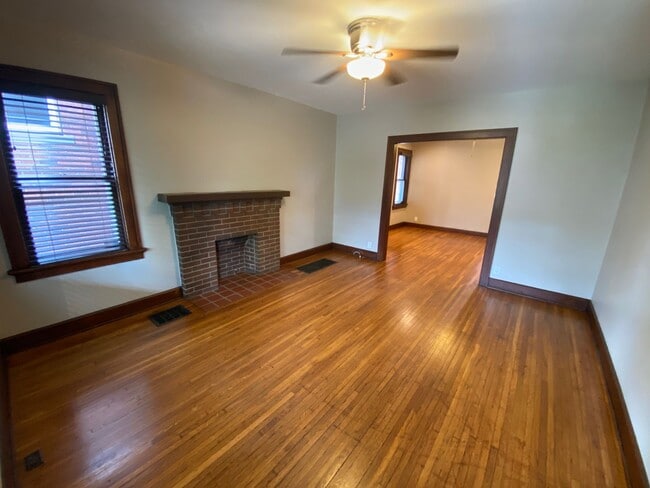 Building Photo - E 15th Ave 431-433 TNB