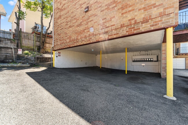 Building Photo - 7508 Kiesel Ter