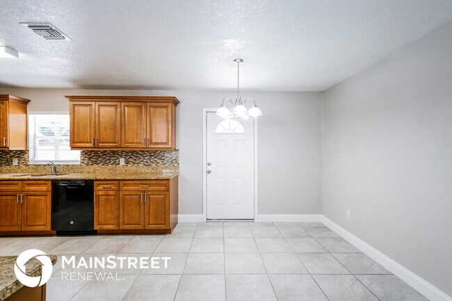 Building Photo - 1532 Ormond Ave