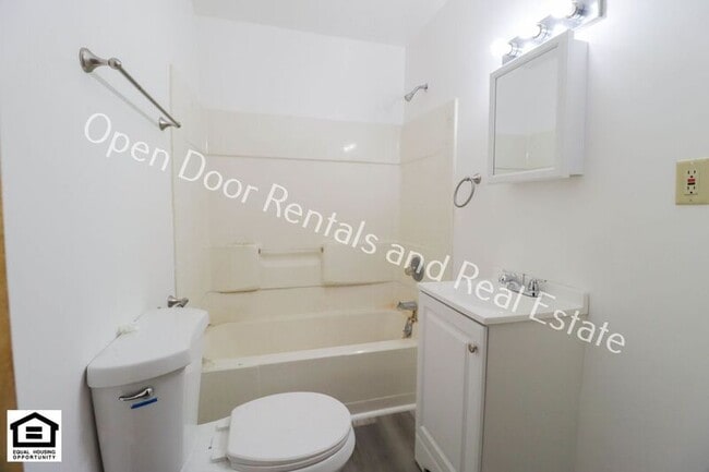 Building Photo - 255 S Wayne St