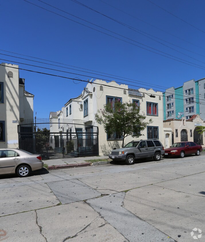 Foto principal - 983 S Ardmore Ave