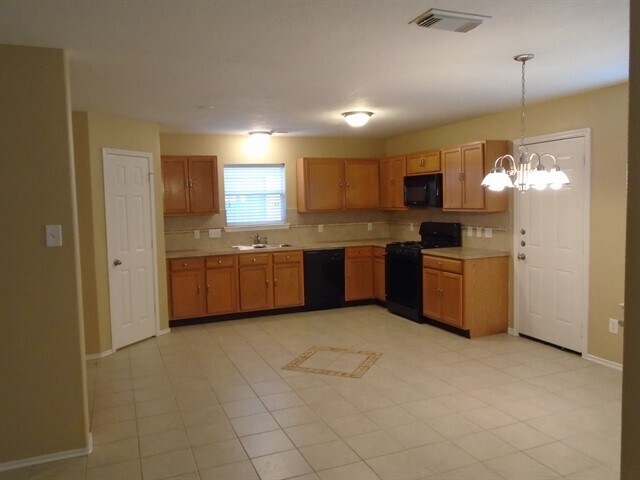 Building Photo - 2507 Feather Green Trail