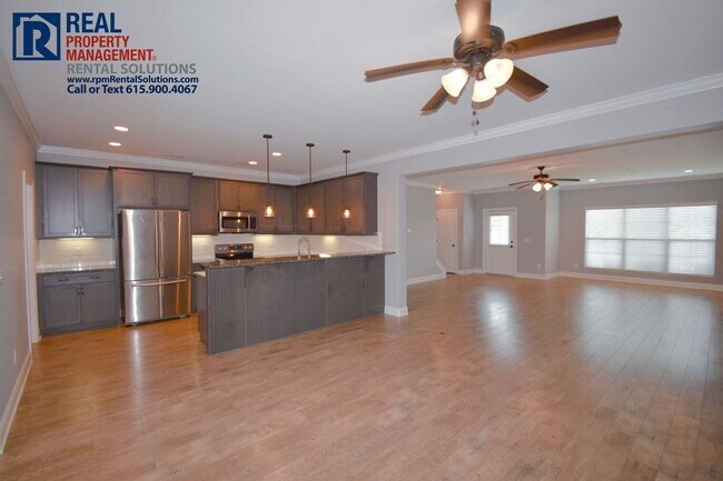 Foto del edificio - Gorgeous 3BR luxury Murfreesboro townhome ...