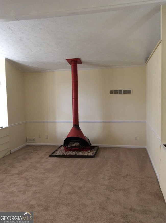 Foto del edificio - 5022 Rock Springs Rd