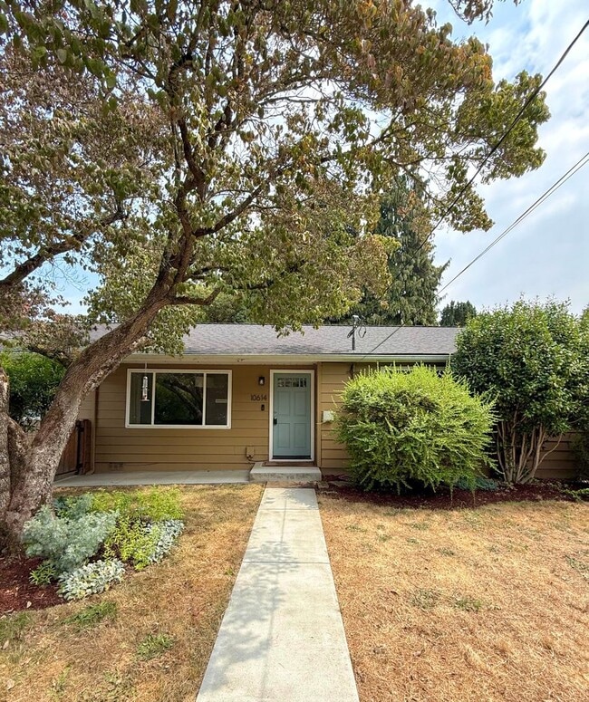 3 BR West Seattle Home – Cozy and Convenie... - 3 BR West Seattle Home – Cozy and Convenie...
