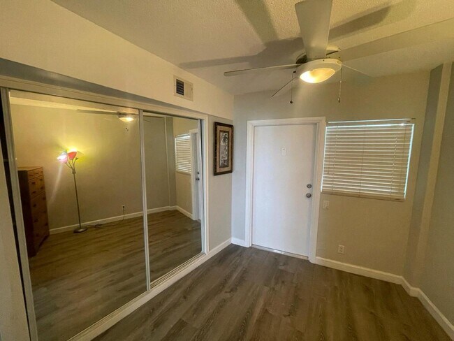 Foto del edificio - 3250 NE 28th St