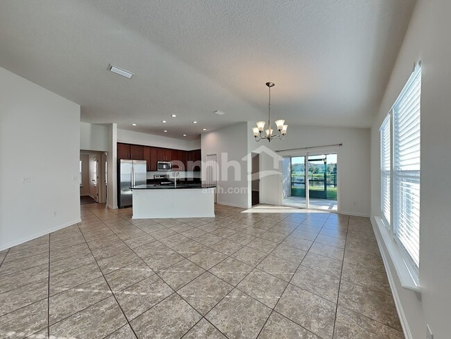 Foto del edificio - 1045 Bains Lake Dr