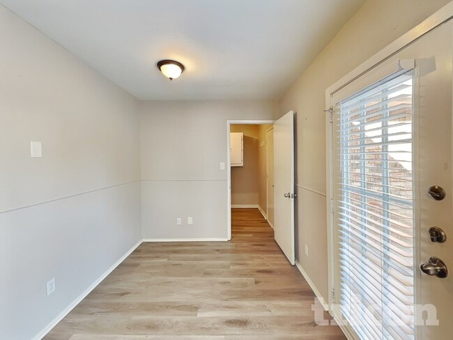 Building Photo - 5001 Oregon Ct