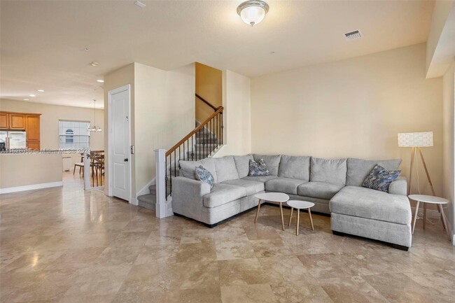 Building Photo - 61 Via Floresta Dr