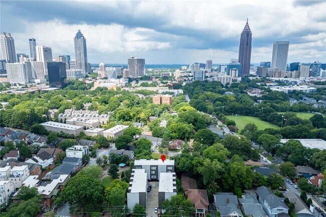 Foto del edificio - 456 Parkway Dr NE