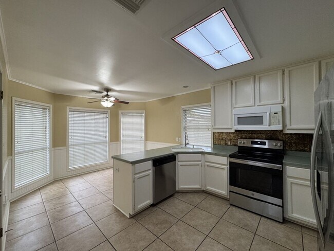 Building Photo - Eagle Creek Subdivision