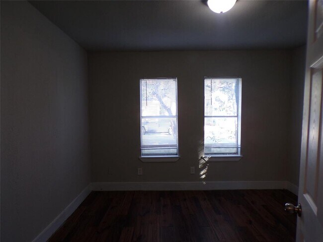 Building Photo - 2217 Stevens St